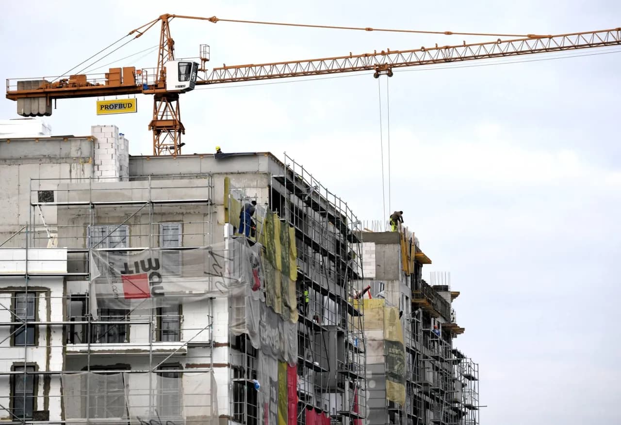 Ile zarabia deweloper na bloku? Zaskakujące zarobki i marże w branży