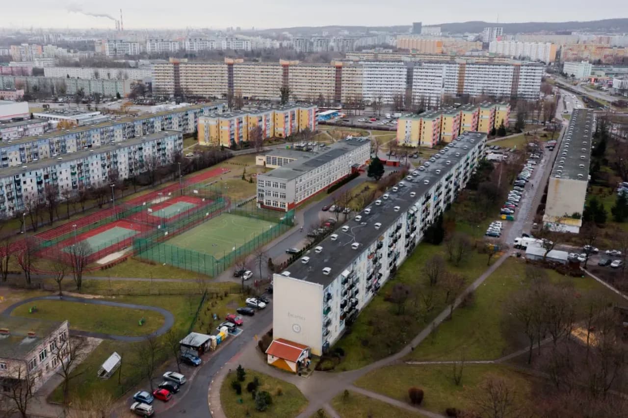 Czy kupno mieszkania od dewelopera trzeba zgłosić do urzędu skarbowego? Sprawdź, co musisz wiedzieć